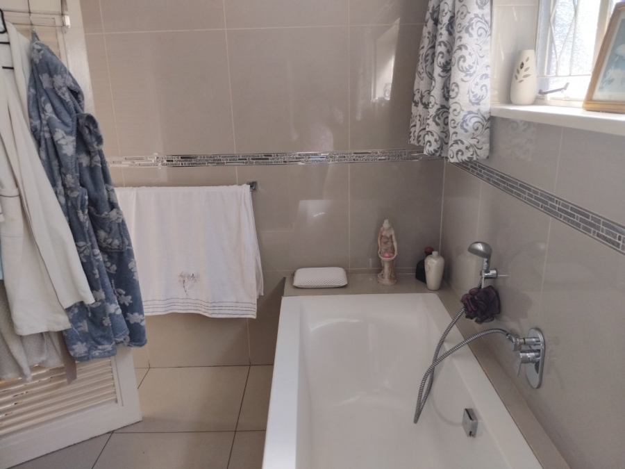 4 Bedroom Property for Sale in Kensington Gauteng