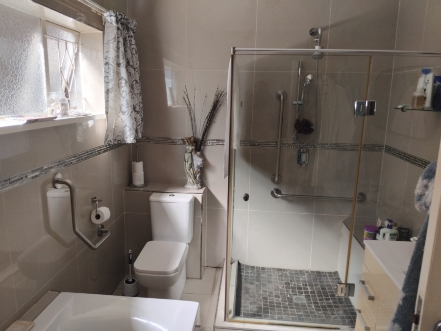 4 Bedroom Property for Sale in Kensington Gauteng