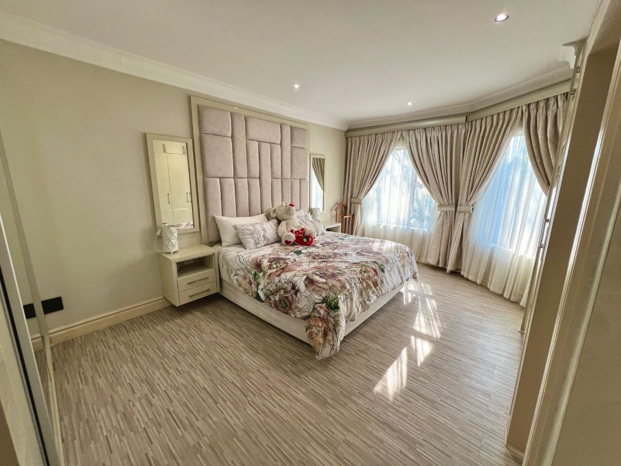 4 Bedroom Property for Sale in Cornwall Hill Gauteng