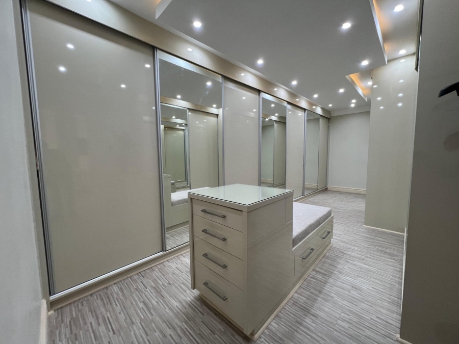 4 Bedroom Property for Sale in Cornwall Hill Gauteng