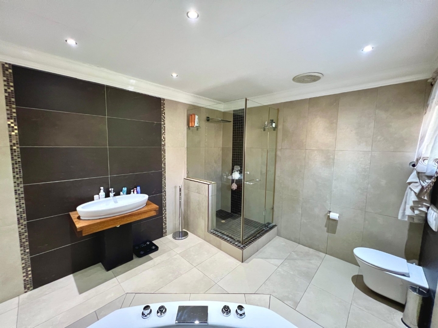 4 Bedroom Property for Sale in Cornwall Hill Gauteng
