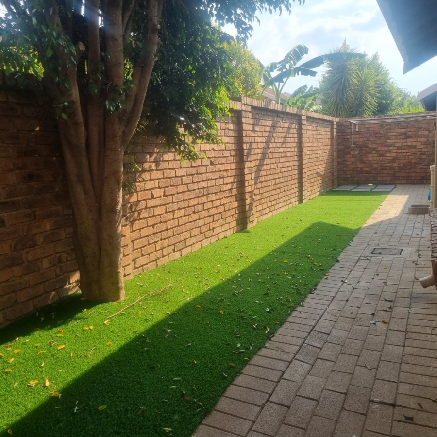 2 Bedroom Property for Sale in Amberfield Heights Gauteng
