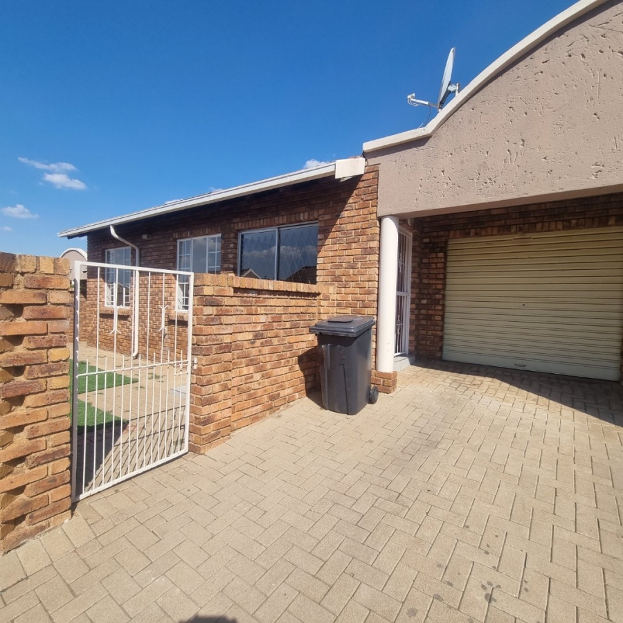 2 Bedroom Property for Sale in Amberfield Heights Gauteng