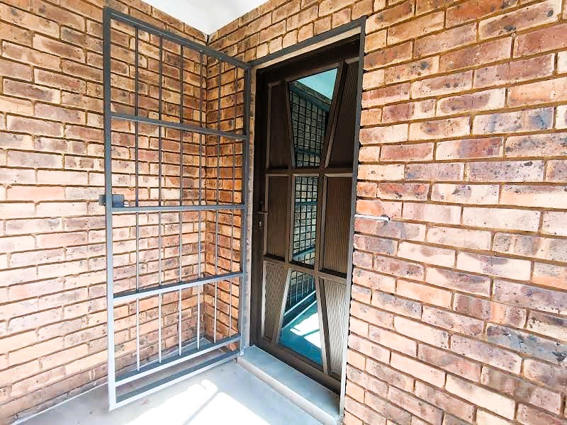 To Let commercial Property for Rent in Faerie Glen Gauteng