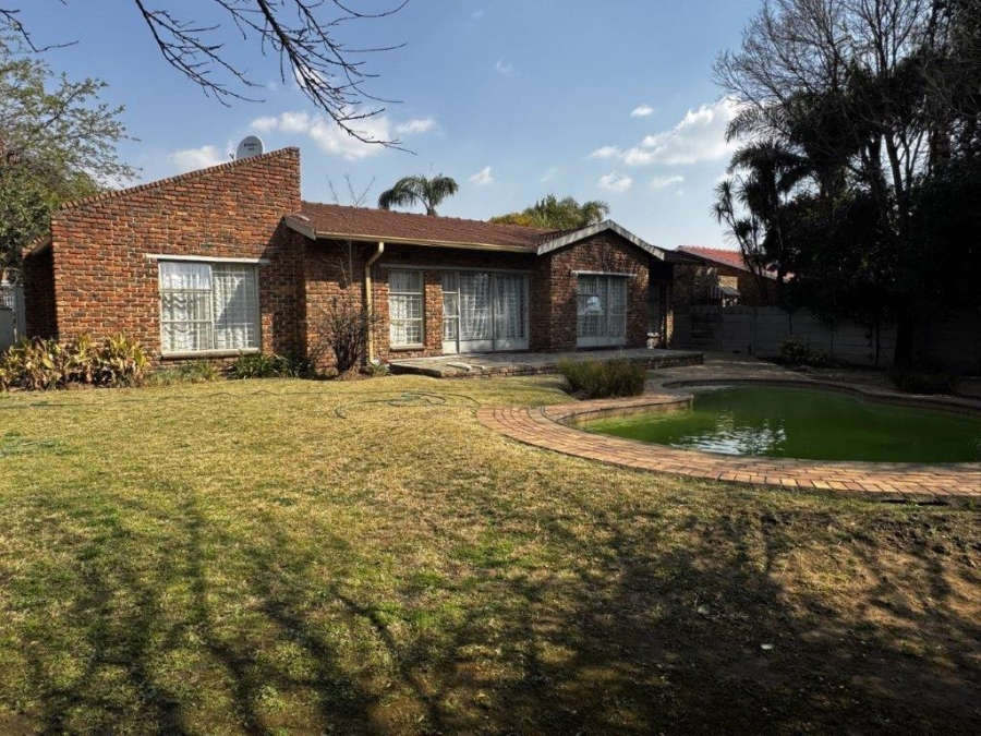 3 Bedroom Property for Sale in Birchleigh North Gauteng
