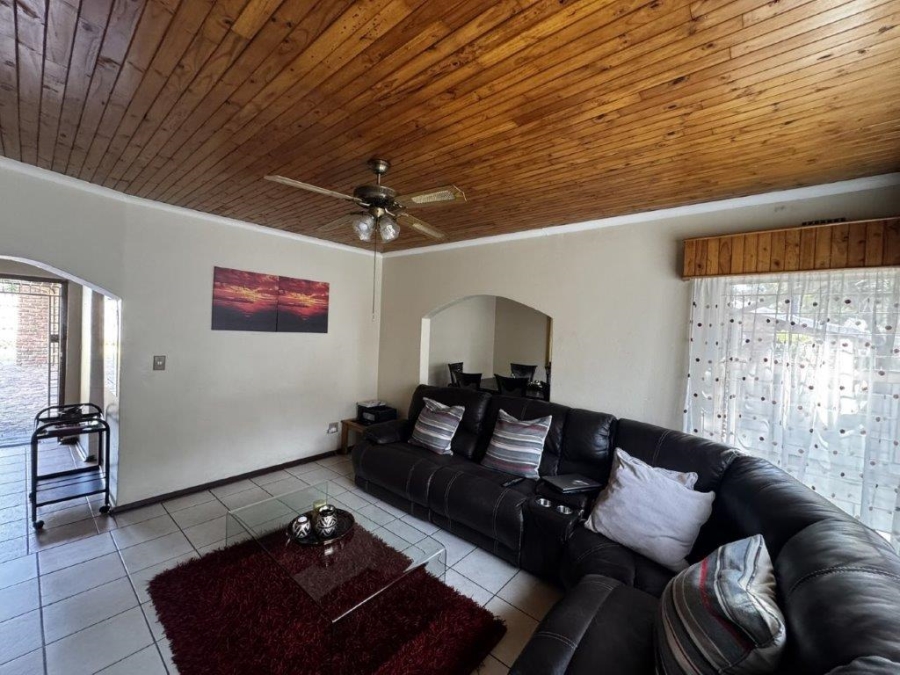 3 Bedroom Property for Sale in Birchleigh North Gauteng