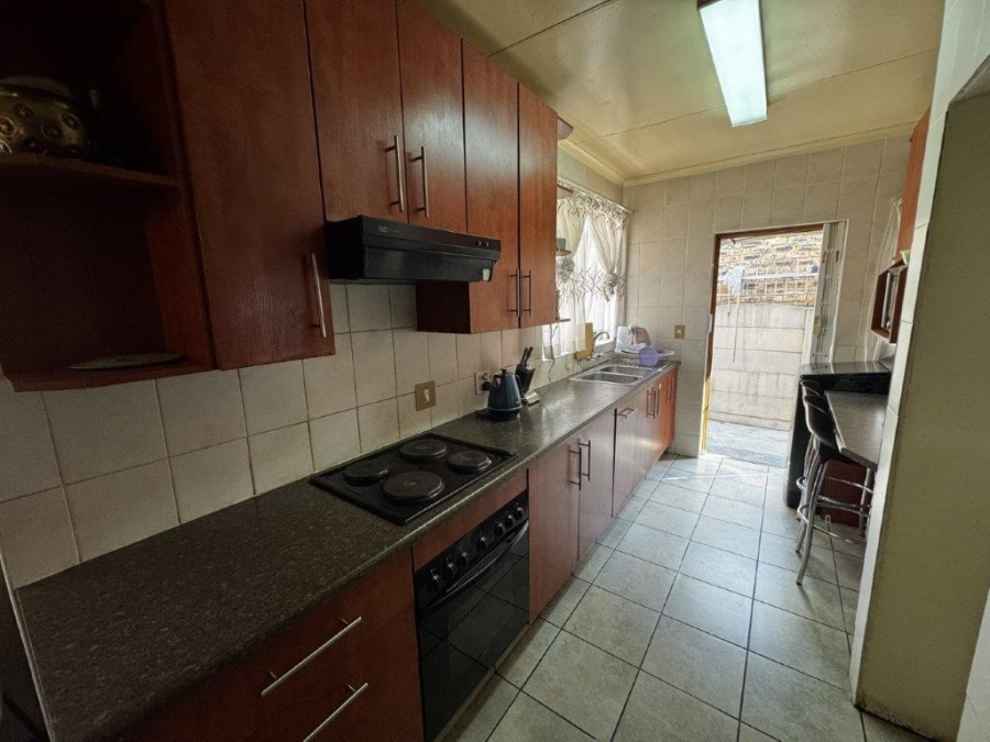 3 Bedroom Property for Sale in Birchleigh North Gauteng