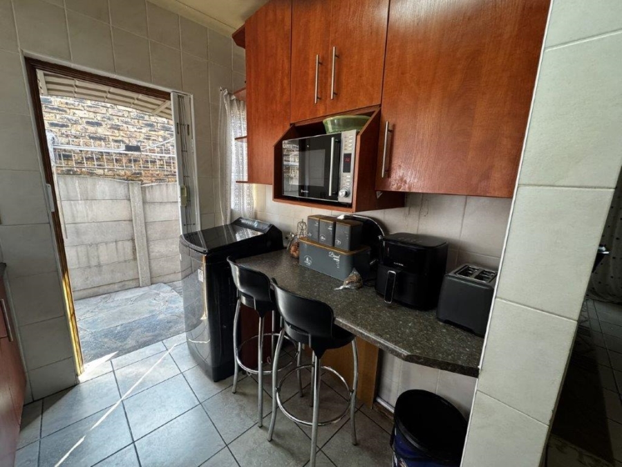 3 Bedroom Property for Sale in Birchleigh North Gauteng