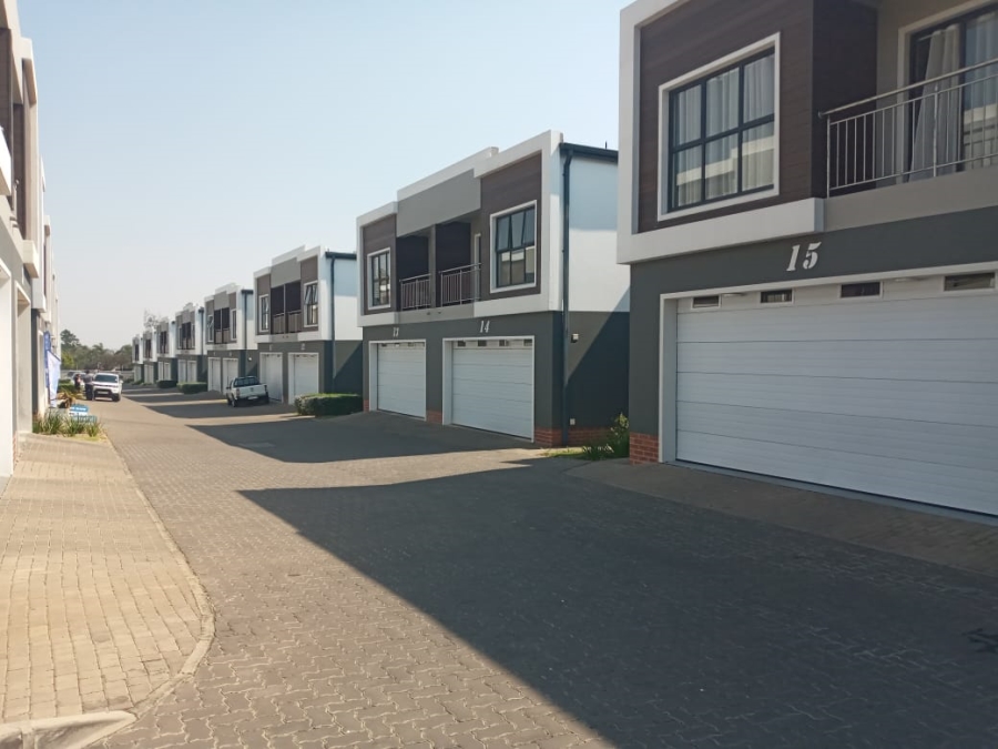 3 Bedroom Property for Sale in Sunninghill Gauteng