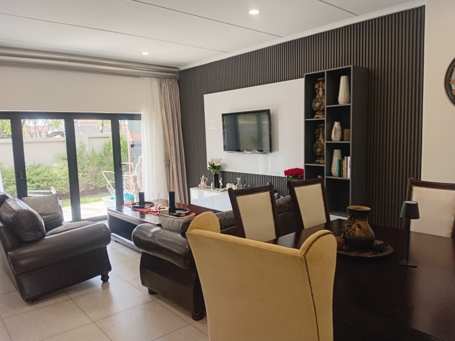 To Let 4 Bedroom Property for Rent in Sunninghill Gauteng
