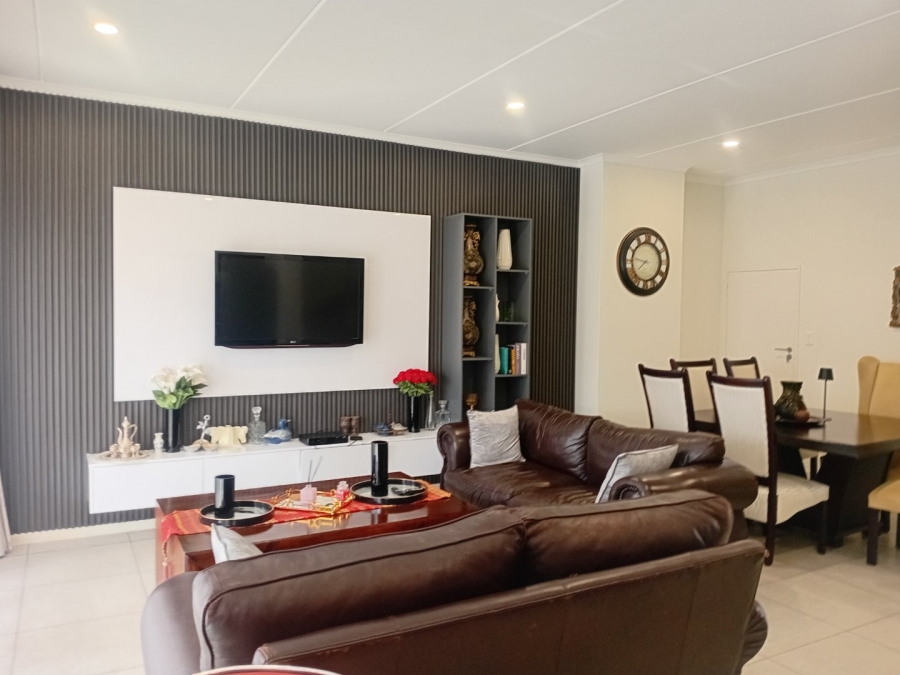 To Let 4 Bedroom Property for Rent in Sunninghill Gauteng
