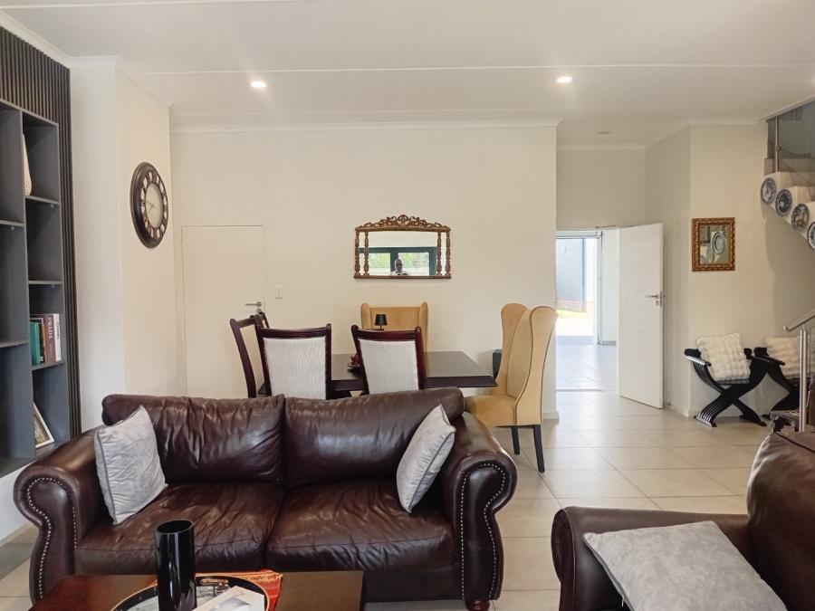 To Let 4 Bedroom Property for Rent in Sunninghill Gauteng