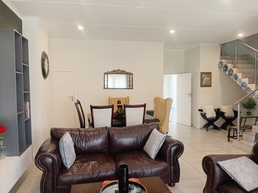 To Let 4 Bedroom Property for Rent in Sunninghill Gauteng