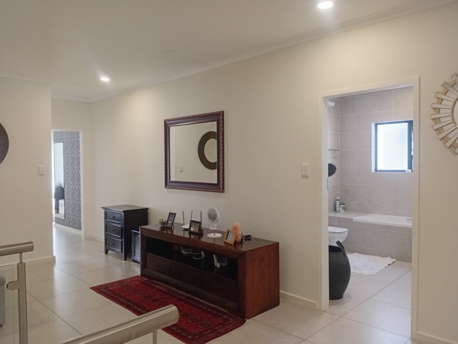 To Let 4 Bedroom Property for Rent in Sunninghill Gauteng