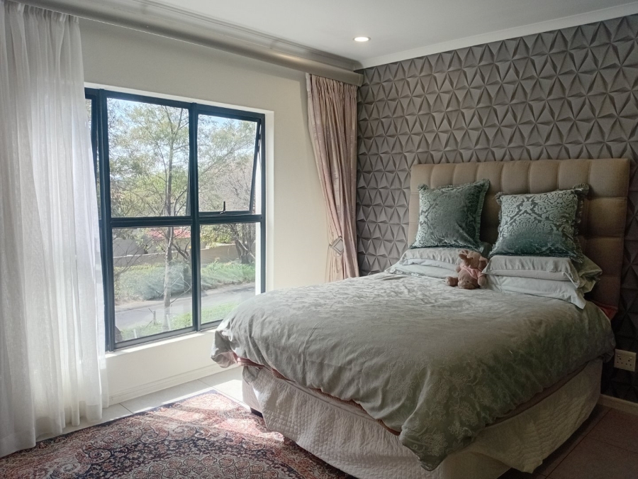 To Let 4 Bedroom Property for Rent in Sunninghill Gauteng