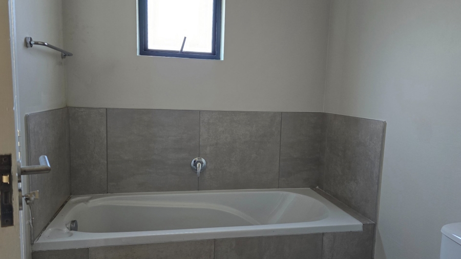 To Let 2 Bedroom Property for Rent in Glen Austin Gauteng