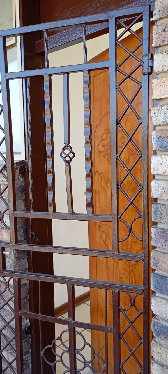 2 Bedroom Property for Sale in Pretoria West Gauteng