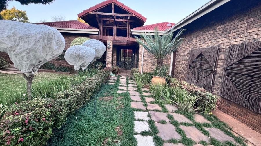 4 Bedroom Property for Sale in Eldoraigne Gauteng