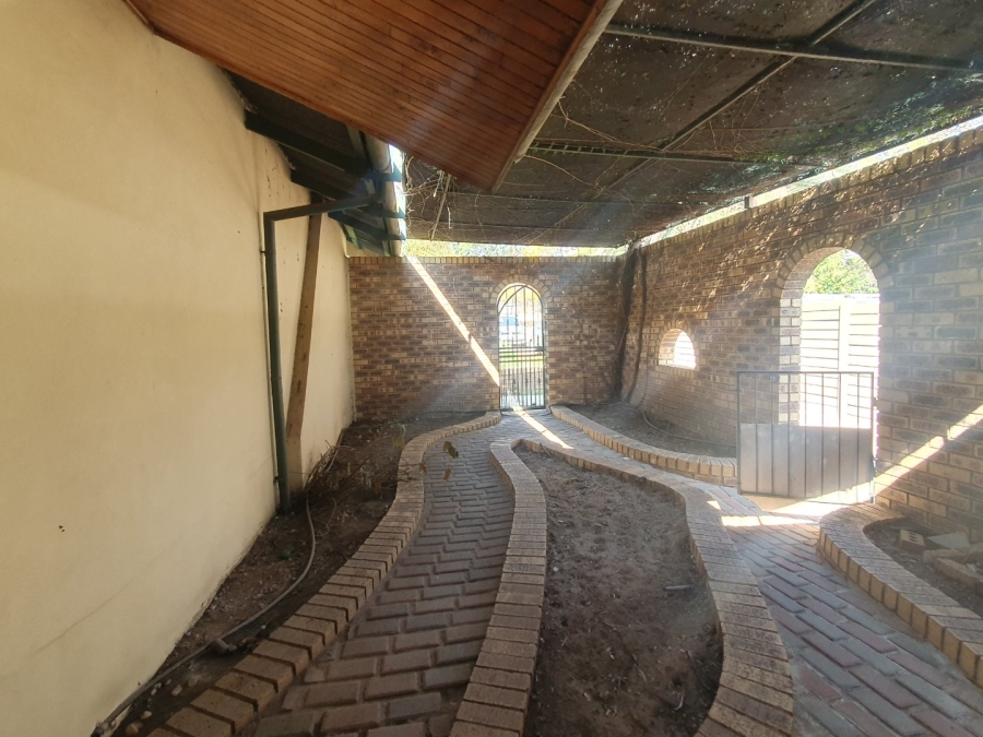 4 Bedroom Property for Sale in Pretoria Gardens Gauteng