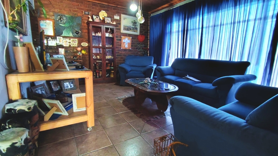  Bedroom Property for Sale in Buyscelia Gauteng