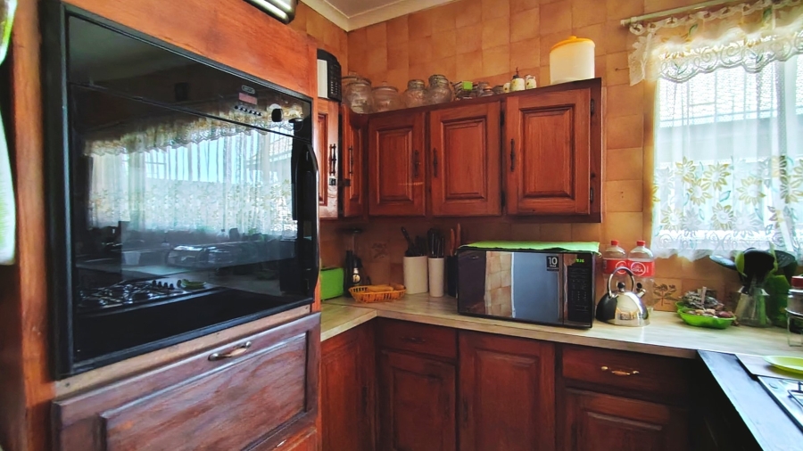  Bedroom Property for Sale in Buyscelia Gauteng