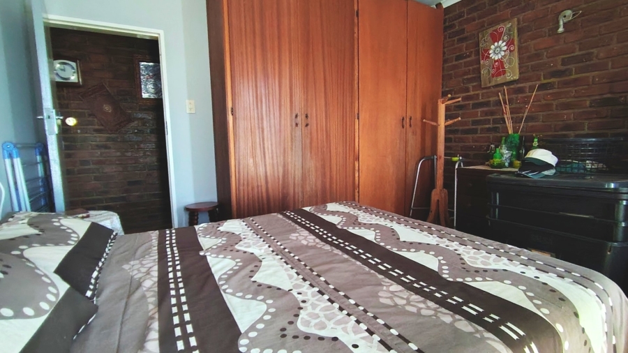  Bedroom Property for Sale in Buyscelia Gauteng