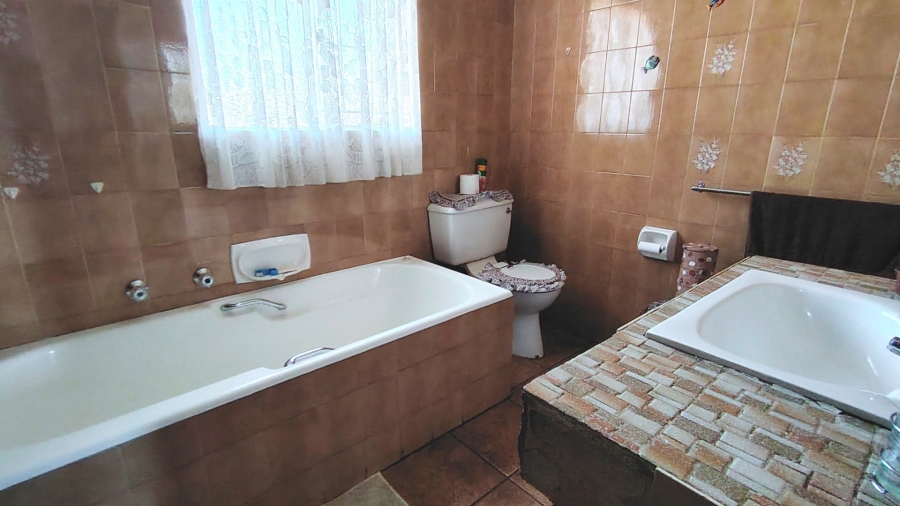 Bedroom Property for Sale in Buyscelia Gauteng