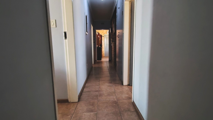  Bedroom Property for Sale in Buyscelia Gauteng