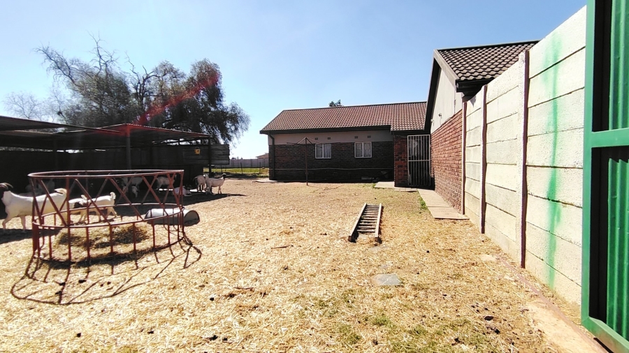  Bedroom Property for Sale in Buyscelia Gauteng