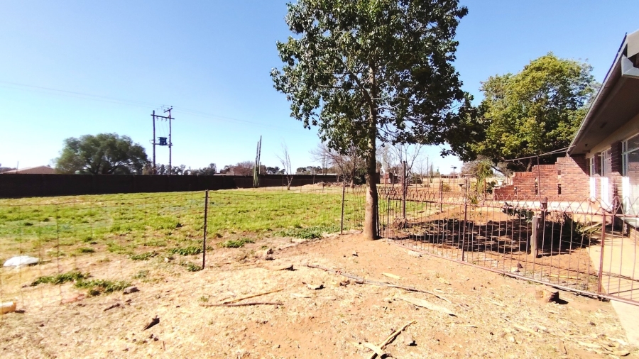  Bedroom Property for Sale in Buyscelia Gauteng