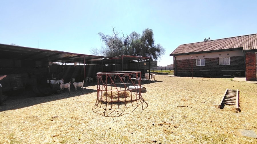  Bedroom Property for Sale in Buyscelia Gauteng