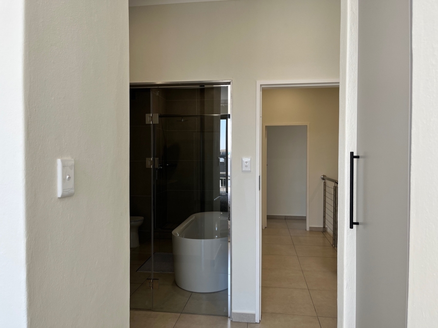 3 Bedroom Property for Sale in Greenstone Hill Gauteng