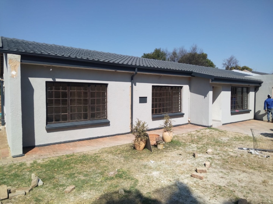 4 Bedroom Property for Sale in Doringkloof Gauteng