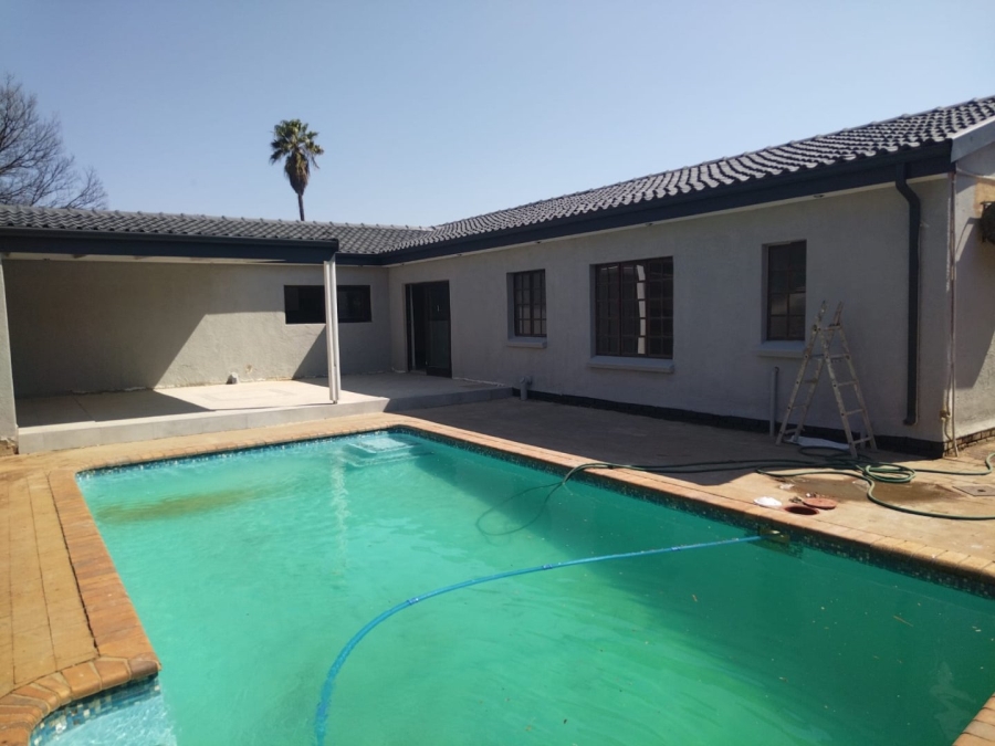 4 Bedroom Property for Sale in Doringkloof Gauteng