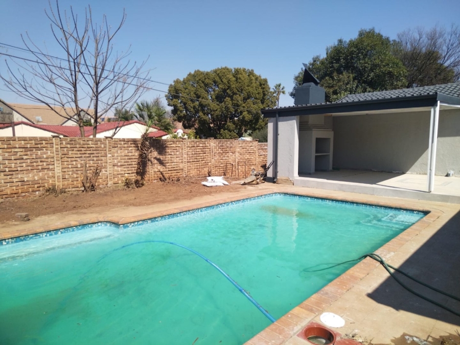4 Bedroom Property for Sale in Doringkloof Gauteng