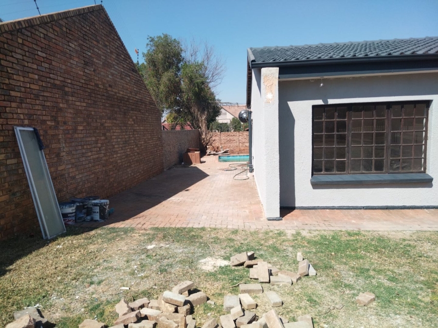 4 Bedroom Property for Sale in Doringkloof Gauteng