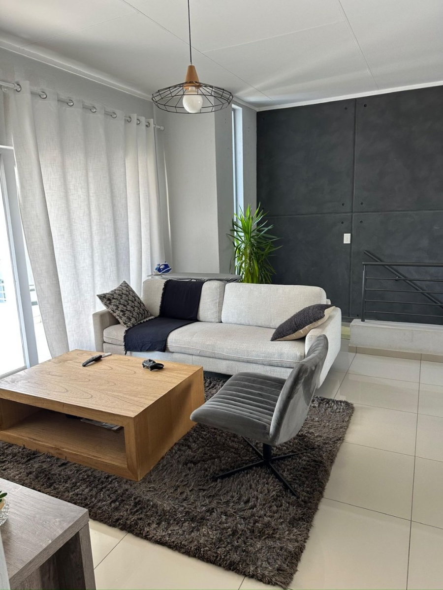 To Let 2 Bedroom Property for Rent in Broadacres Gauteng
