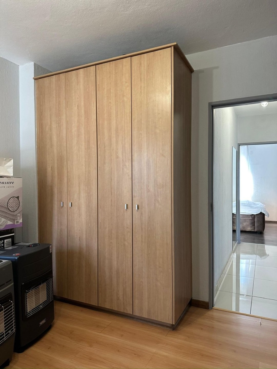 To Let 2 Bedroom Property for Rent in Broadacres Gauteng