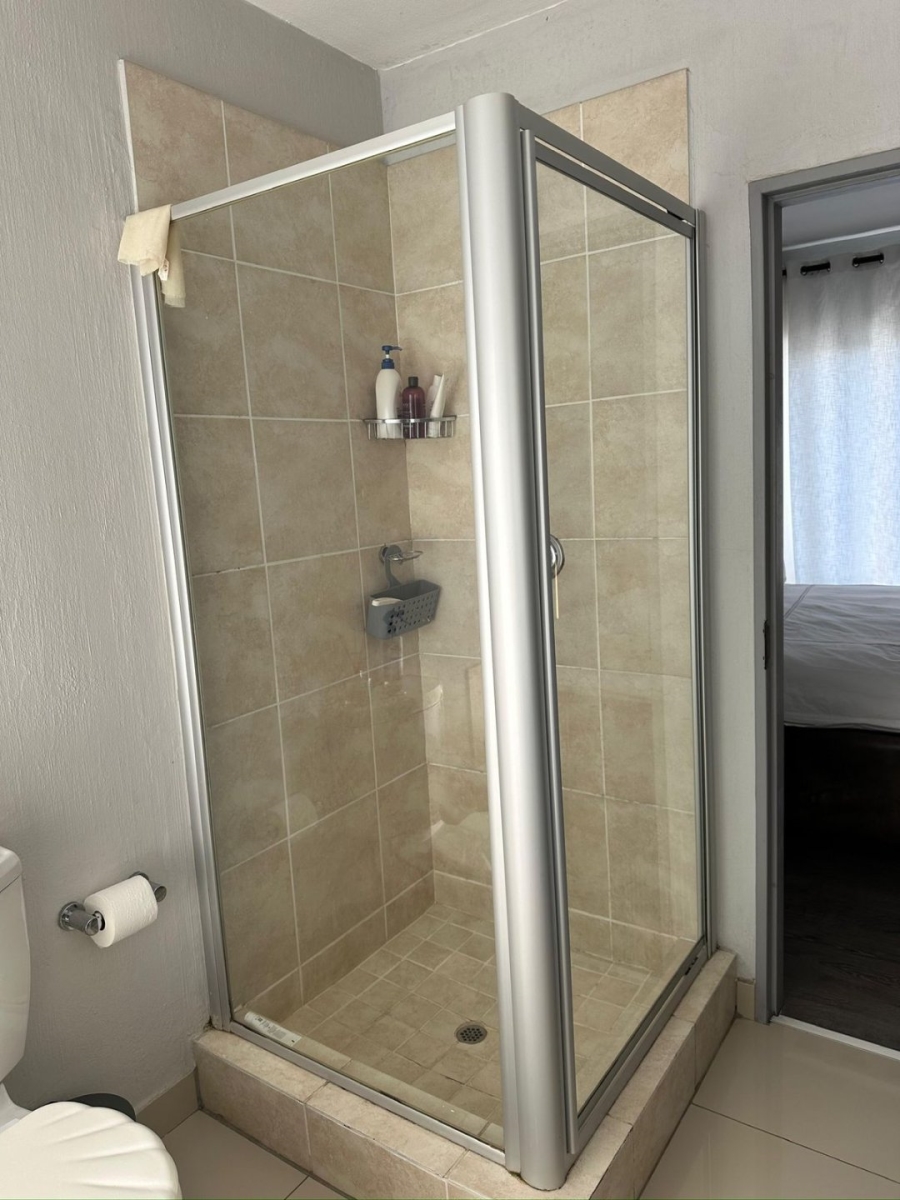 To Let 2 Bedroom Property for Rent in Broadacres Gauteng