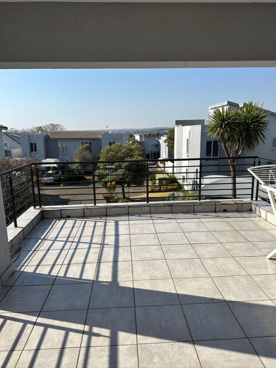 To Let 2 Bedroom Property for Rent in Broadacres Gauteng