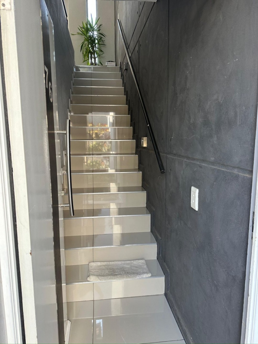 To Let 2 Bedroom Property for Rent in Broadacres Gauteng