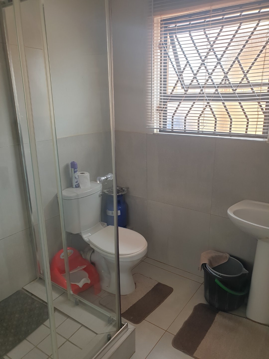 2 Bedroom Property for Sale in Daggafontein Gauteng