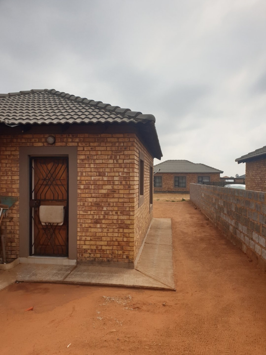 2 Bedroom Property for Sale in Daggafontein Gauteng