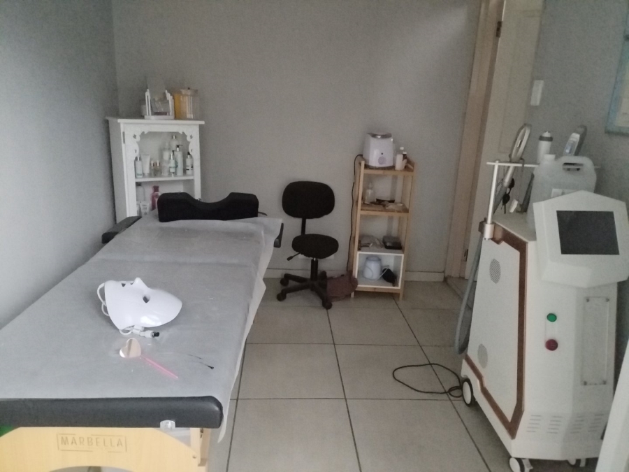 5 Bedroom Property for Sale in Petersfield Gauteng