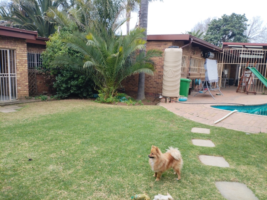 5 Bedroom Property for Sale in Petersfield Gauteng