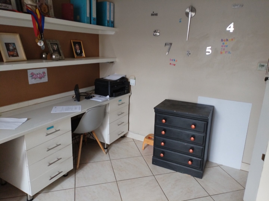 5 Bedroom Property for Sale in Petersfield Gauteng