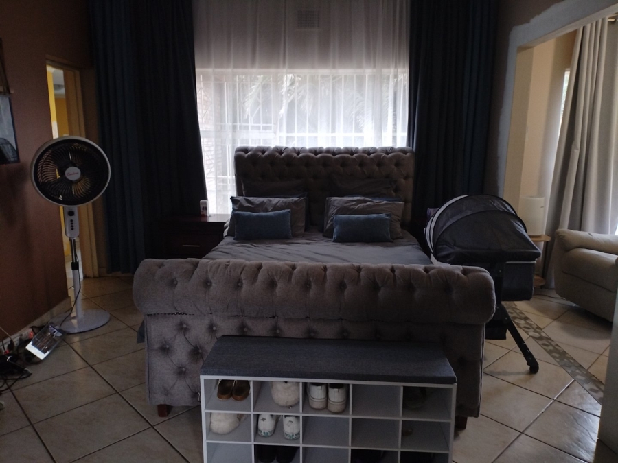 5 Bedroom Property for Sale in Petersfield Gauteng