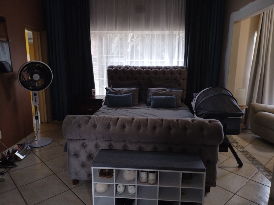 5 Bedroom Property for Sale in Petersfield Gauteng