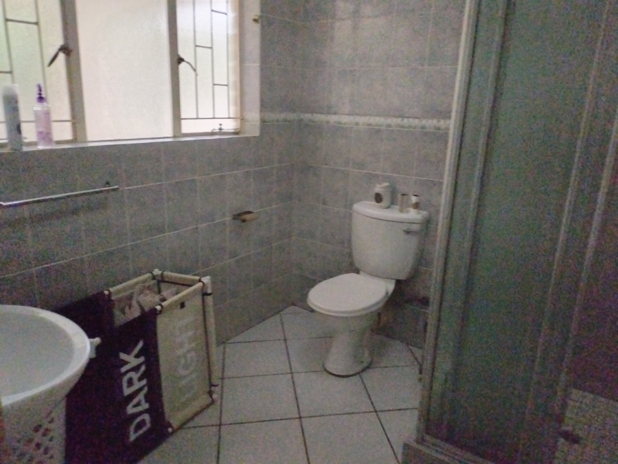 5 Bedroom Property for Sale in Petersfield Gauteng