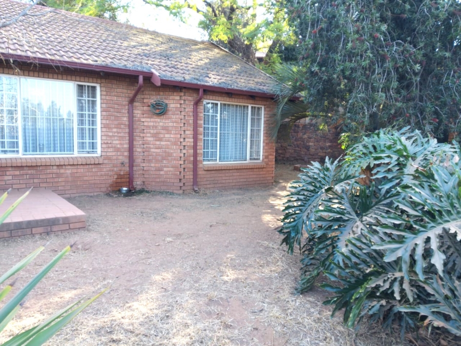 To Let 2 Bedroom Property for Rent in Waterkloof Park Gauteng
